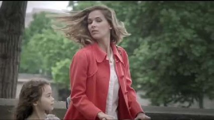 La parodie de Bref par Florence Foresti et Melissa Theuriau (Le Grand Journal)