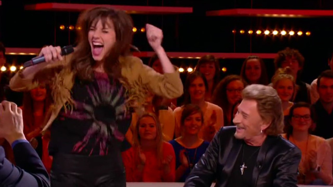 Doria Tillier oublie sa météo pour chanter avec Johnny Hallyday