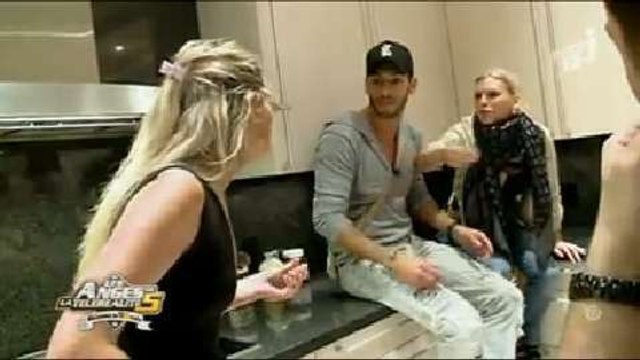 Les Anges 5 : Amélie et Aurélie se clashent (encore) à cause de Benjamin