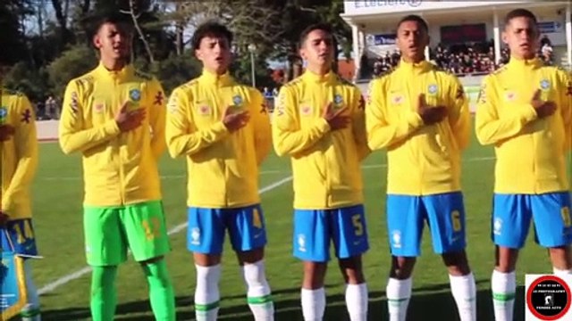 Football : Mondial de Montaigu 2022 - Le Brésil chante son hymne 12/04/2022