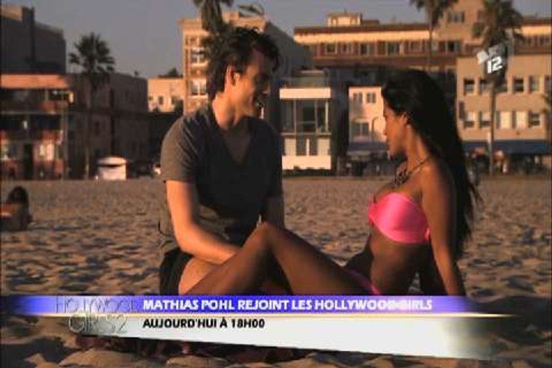Mathias embrasse Ayem dans Hollywood Girls !