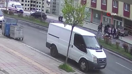 Motosikletiyle araca arkadan böyle çarptı: Yaralanan sürücü hastaneye gitmedi