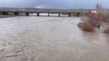 Eriyen karlar, Aras Nehri'nin su seviyesini yükseltti