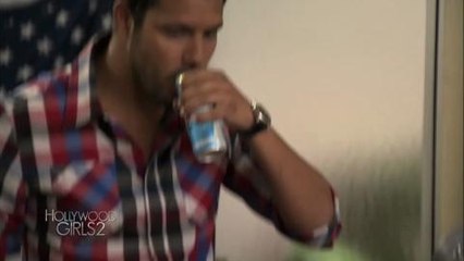 La 1ère minute de l'épisode 65 d'Hollywood Girls 2