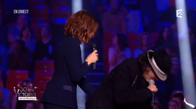 Victoires de la musique : Oups ! Rachid Taha fait tomber son trophée !