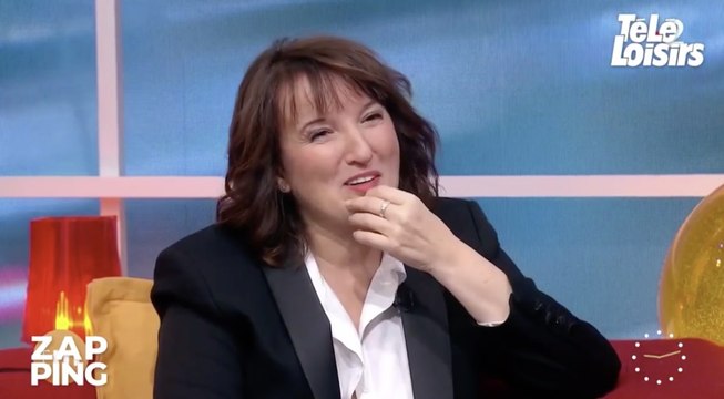 Anne Roumanoff evoque son comportement turbulent en classe quand elle était adolecente