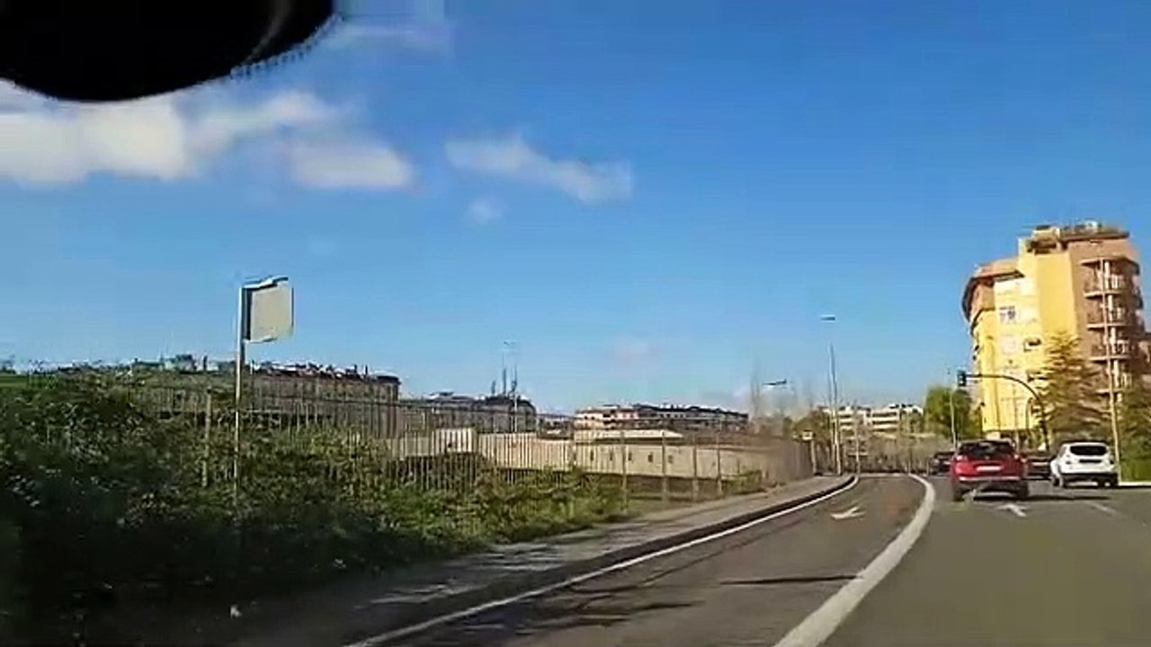 Varias llamadas alertan del paso de un avión rasante sobre Córdoba