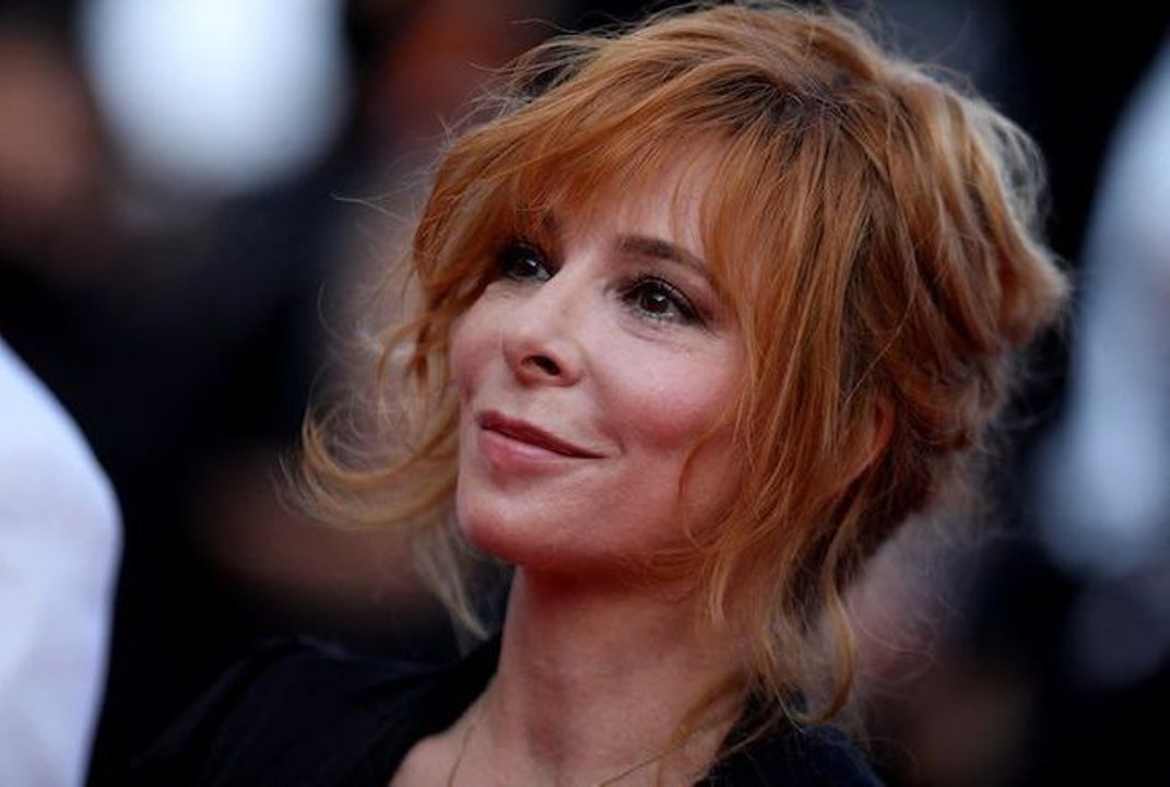 Mylène Farmer : Le parfum préféré de la chanteuse coûte moins de 45 euros !