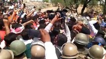 भाजपा प्रदेशाध्यक्ष सतीश पूनिया और तेजस्वी सूर्या पुलिस हिरासत में