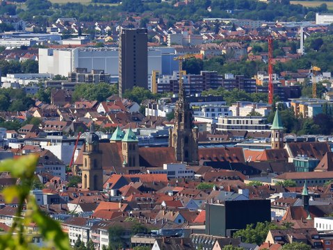 Menschen im Osten verdienen deutlich weniger Geld als im Westen