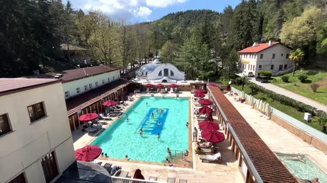 Termal Kaplıcaları ara tatilde öğrenciler ve ailelerini ağırlıyor