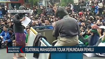 Teatrikal Mahasiswa Tolak Penundaan Pemilu