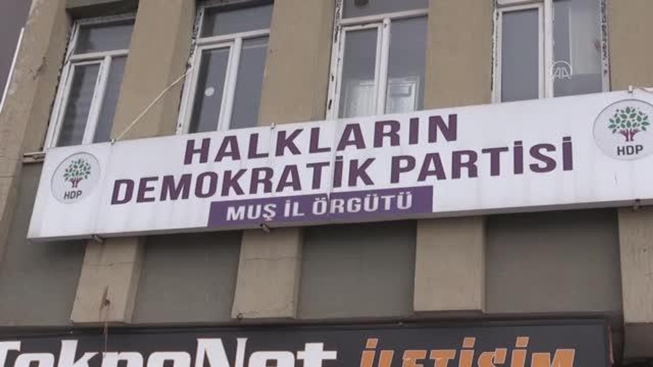 Çocukları PKK'lı teröristlerce kaçırılan aileler HDP önündeki eylemini sürdürdü