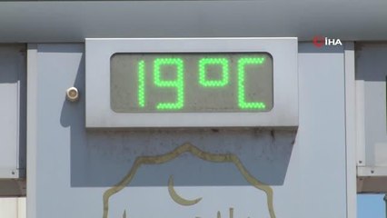 Doğuda kar, Şanlıurfa'da havuz keyfi