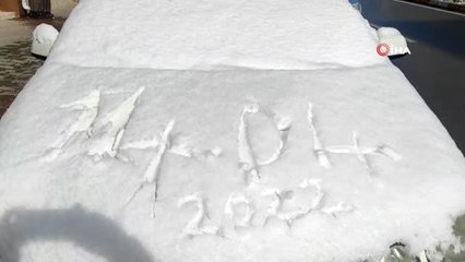 Çekerek'te nisan karı çiçek açan ağaçları karla kapladı