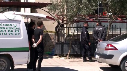 Sandalyeden düşen vatandaş olay yerinde hayatını kaybetti