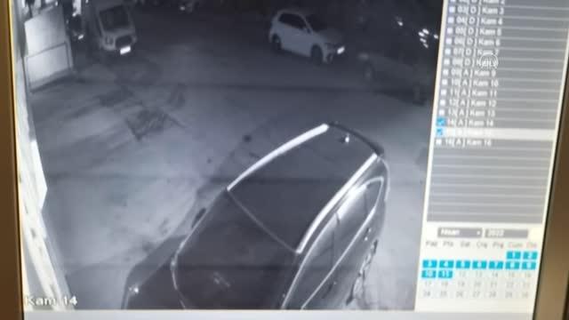 Son dakika haberi! Otomobili çalamayınca bozuk para ve flash bellekleri alarak kaçtı - Güvenlik kamerası
