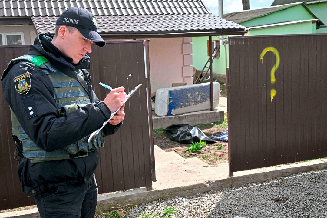 Identifizierung der Toten: 'Wir graben sie aus und dokumentieren die Verletzungen'