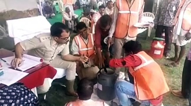 weighed opium पहले दिन 10 गांवों के 226 किसानों की अफीम तोली