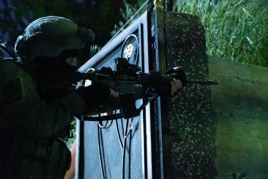 İsrail ordusu, işgal altındaki Batı Şeria'da 15 Filistinliyi gözaltına aldı