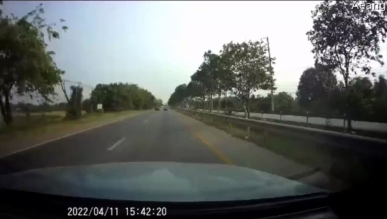 Pickup's Tire Blows Out, Causing it to Spinout and Roll Over