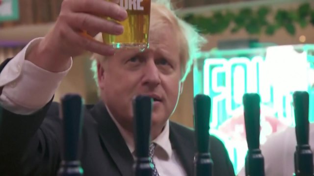 '봉쇄 중 생일파티' 존슨 영국 총리에 범칙금...'사임 요구' 재점화 / YTN