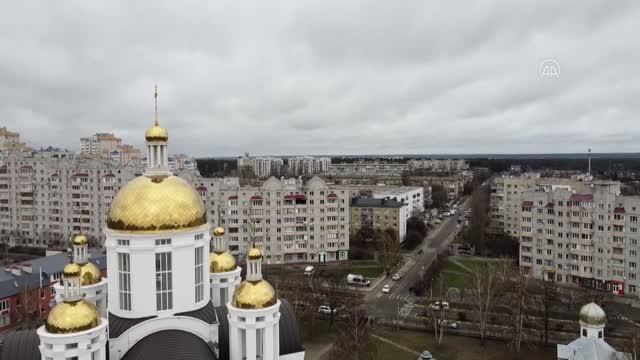 (DRONE) KİEV - Buça'da açılan ikinci toplu mezardan 8 sivilin cesedi çıkarıldı