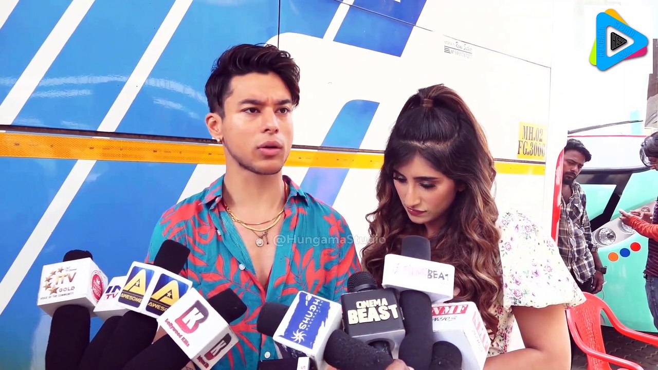 Pratik Sehajpal Kashika Kapoor Controversy पर Akasa Singh क्या बोली