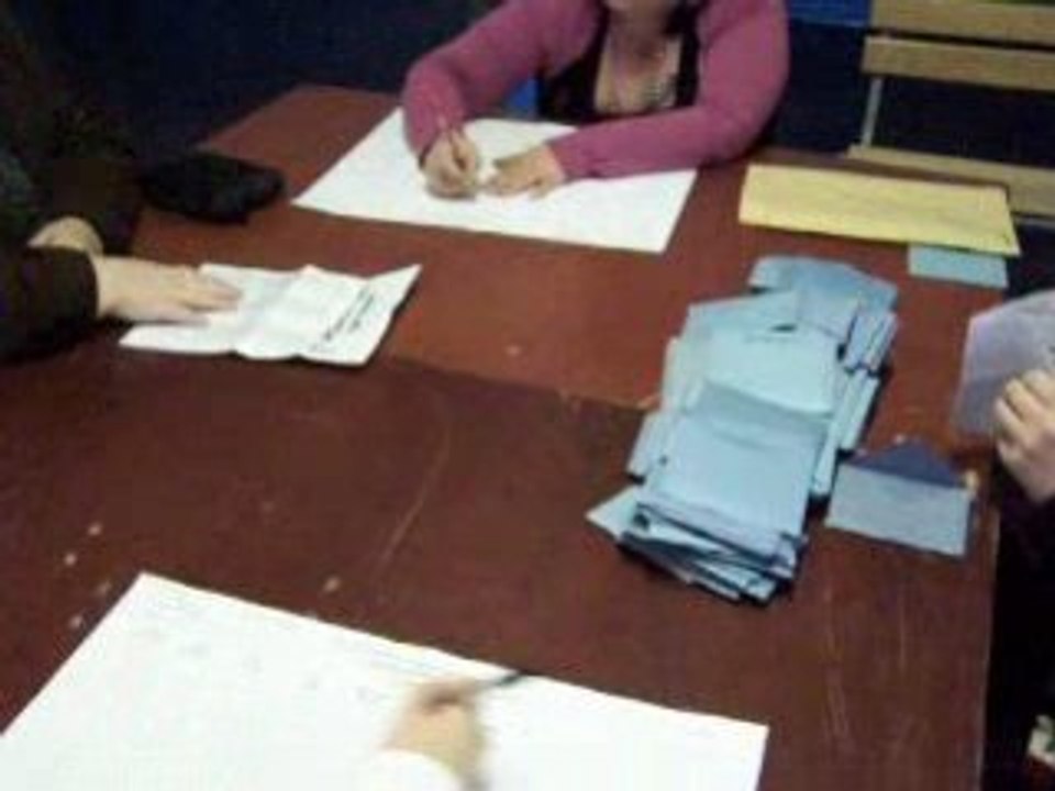 On commence a dépouiller