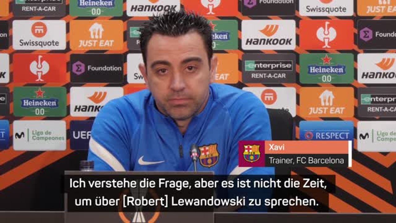 Xavi hält sich zu Lewandowski-Gerüchten bedeckt