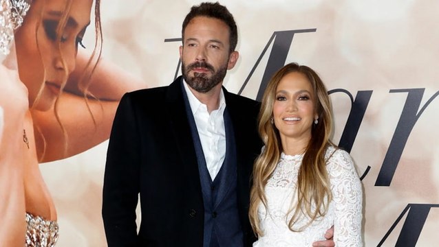 Jennifer Lopez Shares Details of How Ben Affleck Proposed | THR News