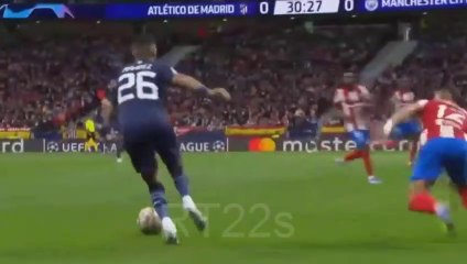 شاهد ردة فعل حسين العيدروس على اسيست رياض محرز ضد الأتليتي