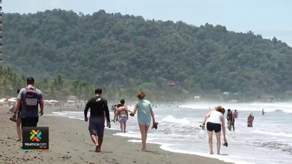 tn7-Comercio-de-Jacó-respira-ante-llegada-masiva-de-turistas-esta-Semana-Santa-130422