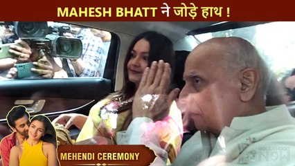 Bride's Father Mahesh Bhatt Join Hands In Front Of Media | Alia-Ranbir Wedding Update