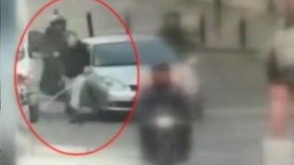 Kendisine çarpan otomobilin sürücüsünü döven yaya tutuklandı