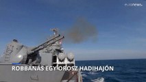 Robbanás a fekete-tengeri orosz flotta zászlóshajóján