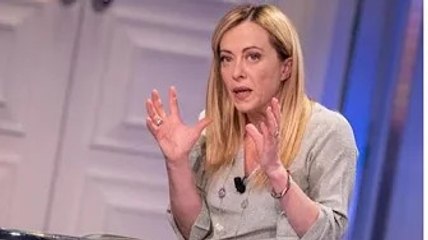 Grazie agli errori di Salvini tutti corteggi@no Giorgia Meloni