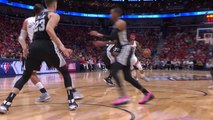 Ingram brings the house down with huge slam