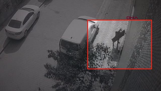 Haltercilere taş çıkartan hırsız, 70 kiloluk demir kapağı çaldı