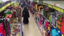 İstanbul’da marketten hırsızlık yapan kadın kamerada