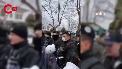 8 Mart’ta vapura binerken gözaltına alınan 40 kadına dava açıldı