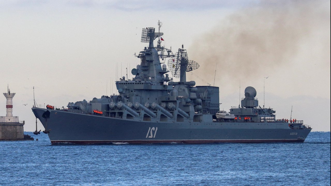 Ukraine : le croiseur Moskva, vaisseau amiral de la flotte russe, touché par des tirs