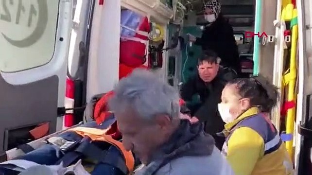 Kamyonet, işçi servis minibüsüyle çarpıştı: 7 yaralı