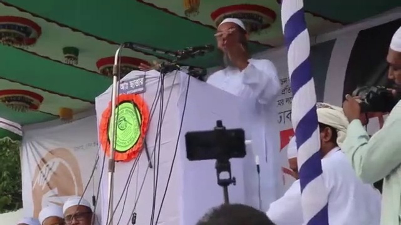 পরীমনি_সমন্ধে_যা_বললেন_চরমোনাই_পীর_মুফতি_ফয়জুল_করিম(360p)