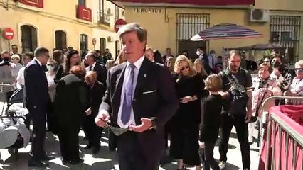 Cayetano Martínez de Irujo se reúne con su novia y su ex mujer en un día importante para la familia