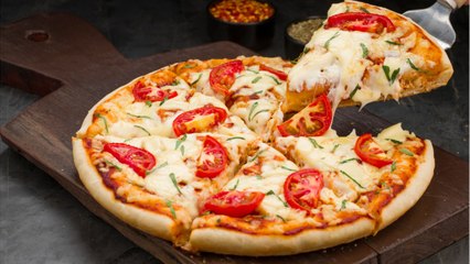 FEMME ACTUELLE - Scandale des pizzas Buitoni : le témoignage bouleversant des parents de Léna, contaminée par E.coli