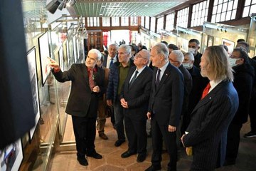 Eminönü Yeni Camii'nin 425 yıllık tarihi kitaplaştırıldı