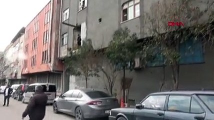 70 kiloluk demir kapağı sırtında taşıyarak böyle çaldı