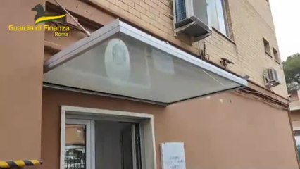 Pomezia, scoperta fabbrica di sigarette di contrabbando: maxisequestro da 82 tonnellate