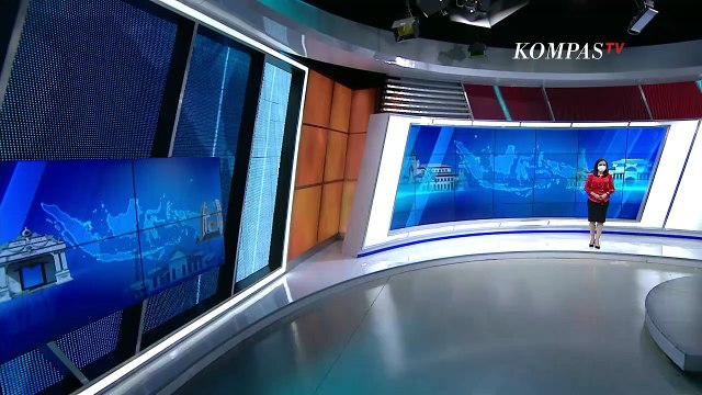 Detik-Detik Pria PMKS Nekat Menceburkan Diri ke Kali Pasar Baru Karena Takut Terjaring Razia